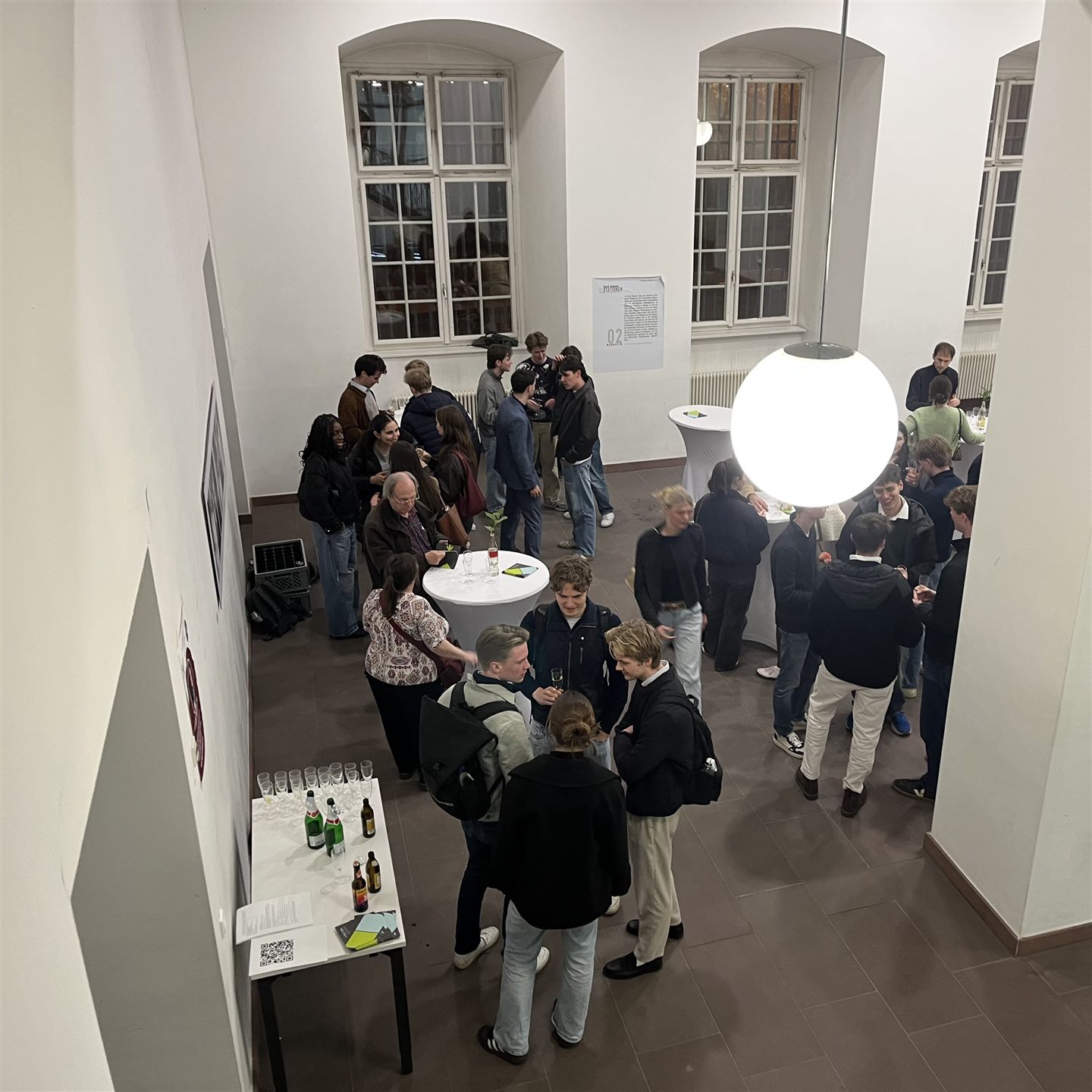 Blick auf den Empfang zu Let’s Talk Economics.